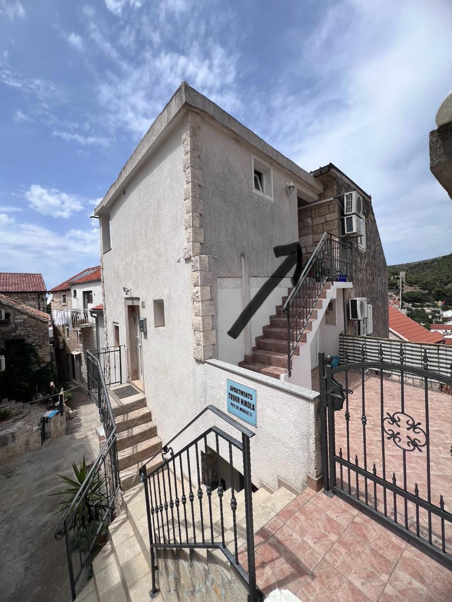 Apartments Tudor Nikola Hvar Town Exteriör bild