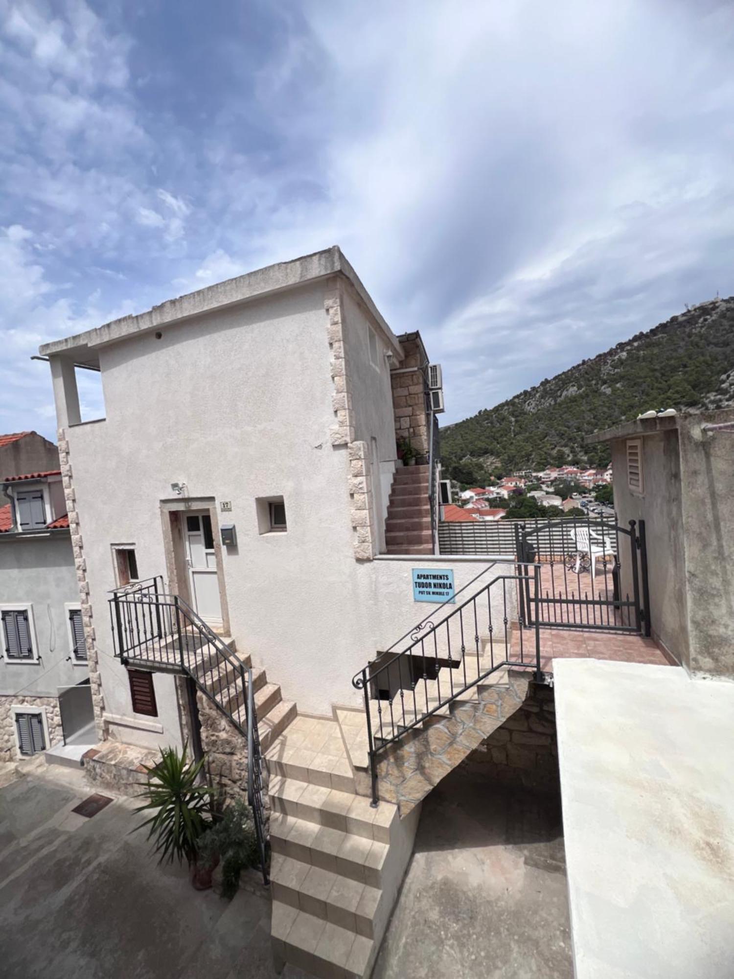 Apartments Tudor Nikola Hvar Town Exteriör bild